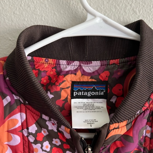 Patagonia Floral Puffer Vest Size Small - Picture 5 of 8